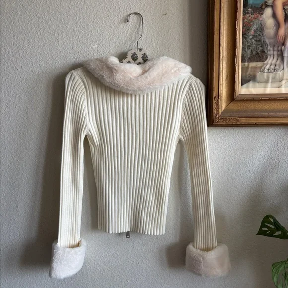 Wayf Cream Ribbed Sweater with Faux Fur Collar - Picture 3 of 5